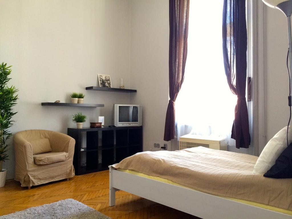 Budget By Hi5 - Október 6 Str 4 Apartment Budapest