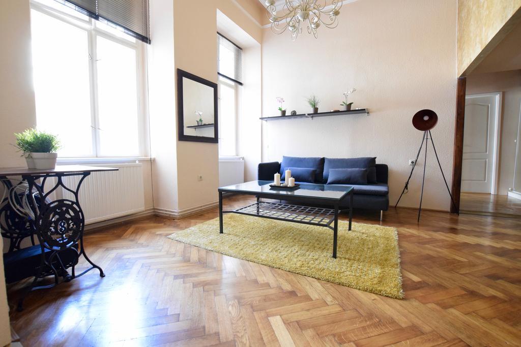 Budget By Hi5 - Október 6 Str 4 Apartment *